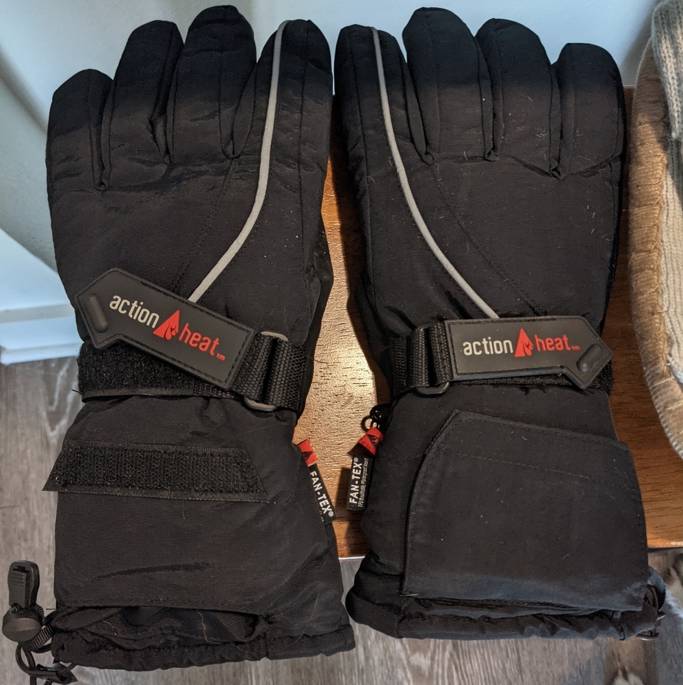 Heated gloves